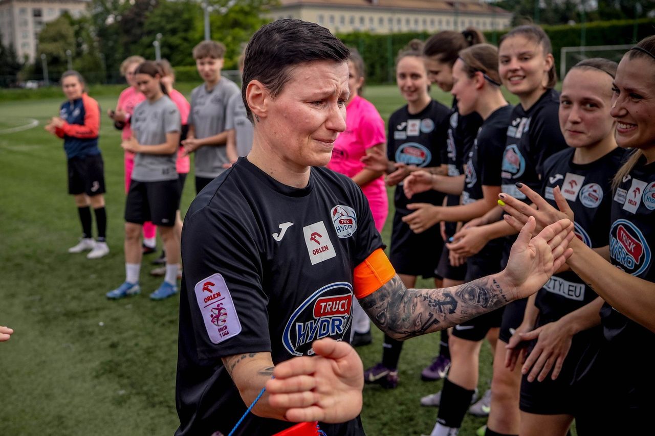 Koniec sezonu dla piłkarek Sportowej Czwórki Radom. Pożegnanie legendy