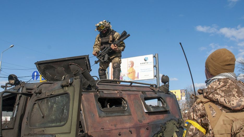 Tysiące obcokrajowców chcą bronić Ukrainy. Napływają zgłoszenia 