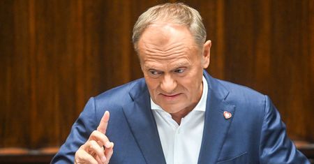 Donald Tusk grzmi w Sejmie o aferze wizowej. "Brudne interesy PiS"