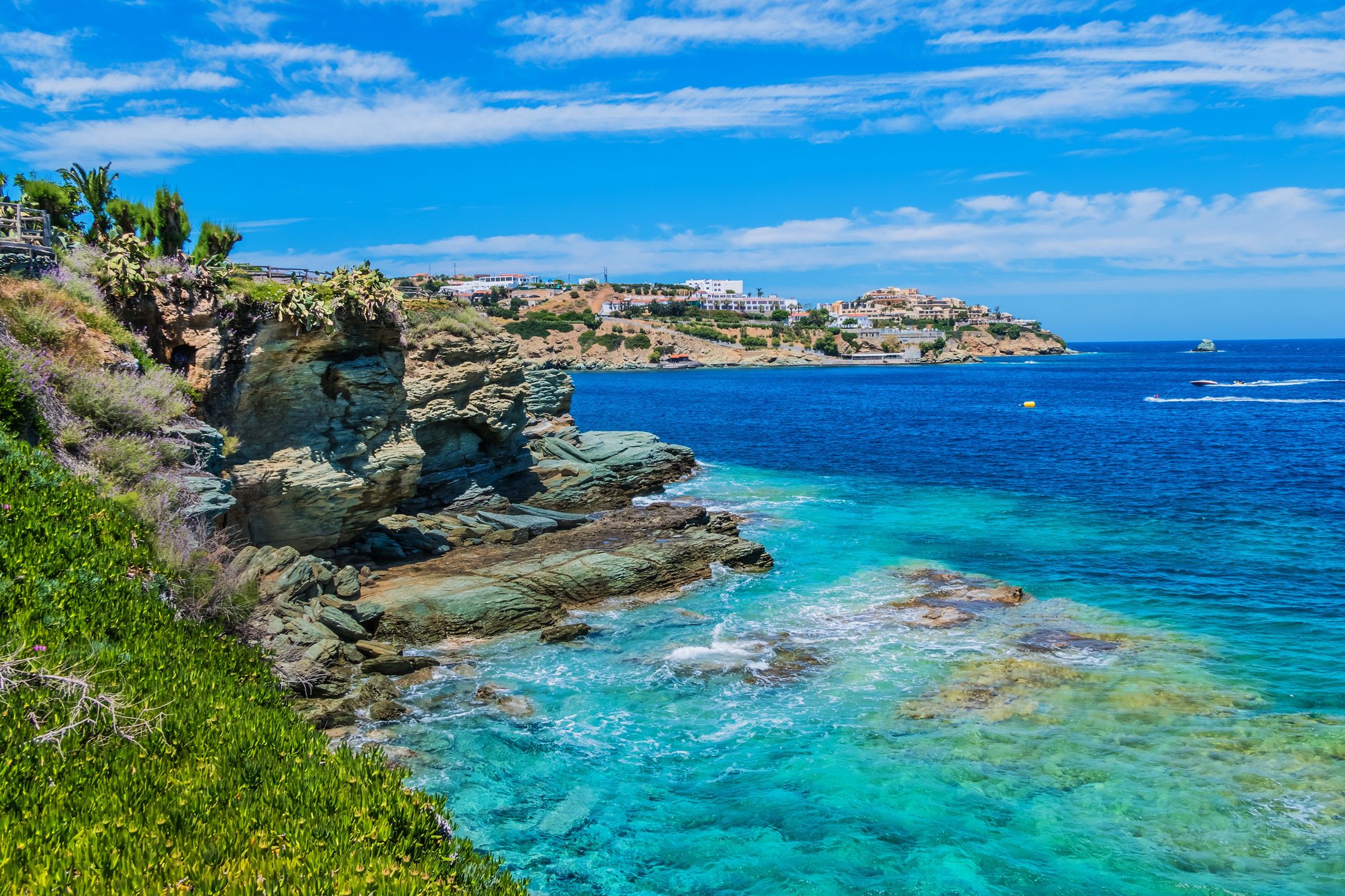 Nowe połączenia pozwolą dotrzeć m.in. na wspaniałe plaże Herakli