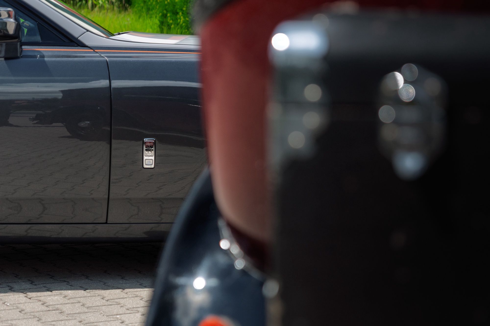 Rolls-Royce Phantom II (1935) i Rolls-Royce Phantom VIII (2025)