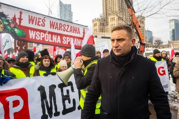 Bąkiewicz usłyszał trzy zarzuty. Nie przyznał się