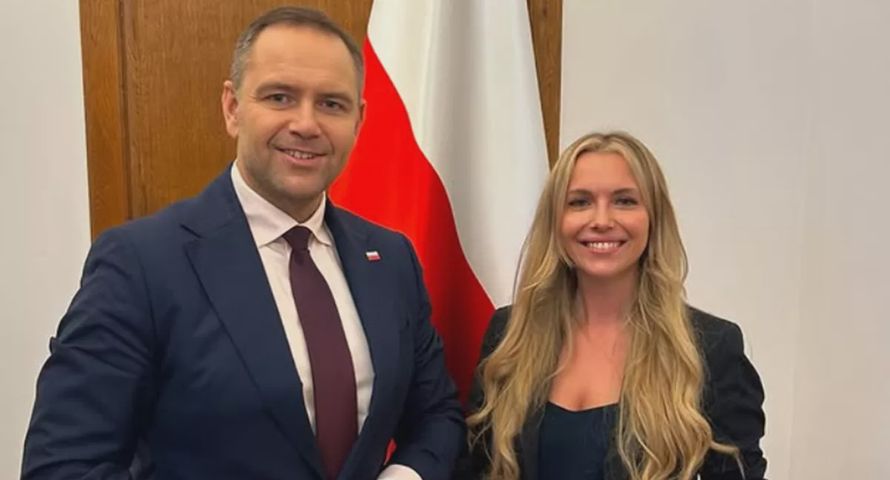 Była rzeczniczką kampanii Nawrockiego. Ma trafić do prawicowej stacji