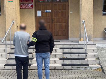 Kraków: Przyszedł do szpitala z trzema nożami i szukał lekarki. Mężczyzna powstrzymany przez ochronę