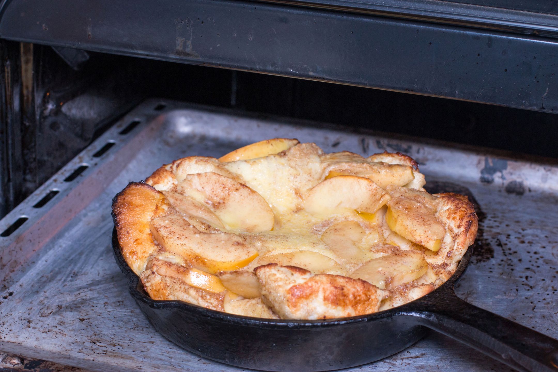 Dutch pancake in the oven 