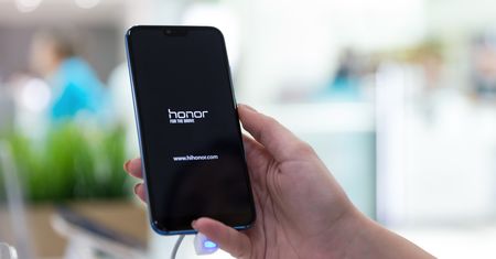 Fuchsia OS na Honorze Play: nowy system Google'a obsługuje już układ Kirin 970