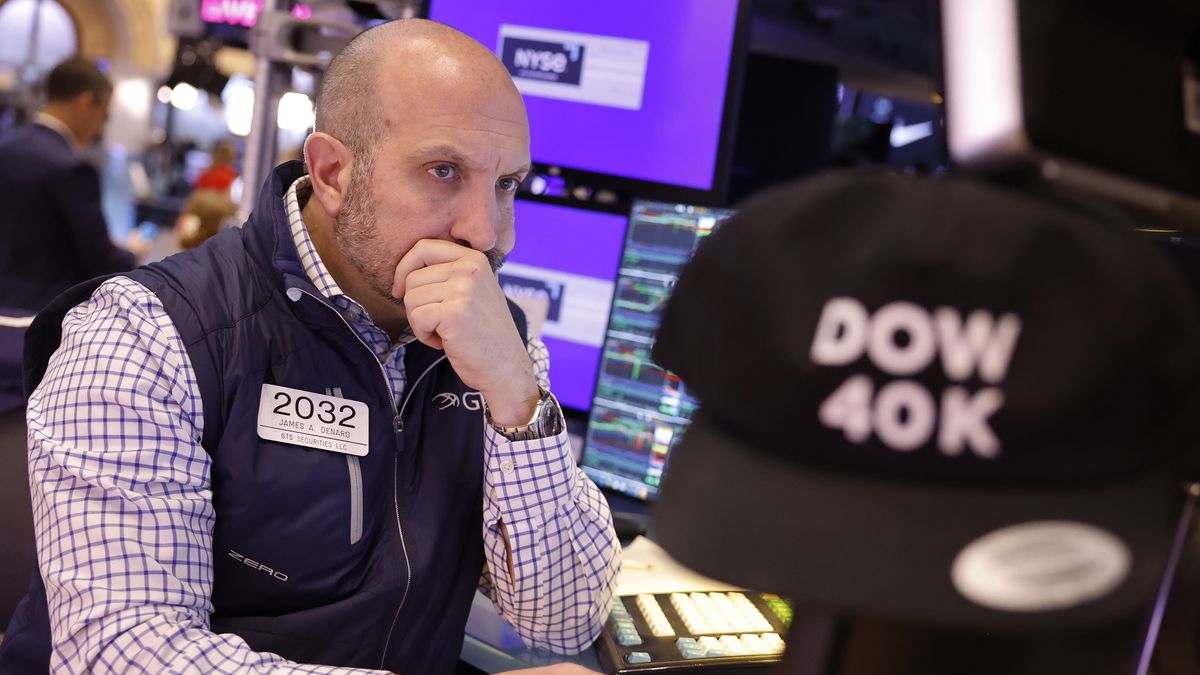 NEW YORK, NEW YORK - MAY 17: Traders work on the floor of the New York Stock exchange during morning trading on May 17, 2024 in New York City. Stocks opened slightly up at the opening of the stock market a day after the Dow Jones briefly rose above 40,000 for the first time.  (Photo by Michael M. Santiago/Getty Images)