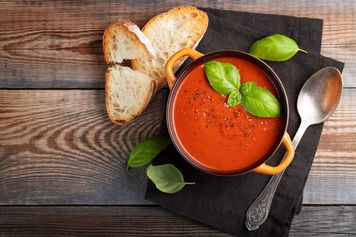 Aromatyczna zupa krem z pieczonej papryki