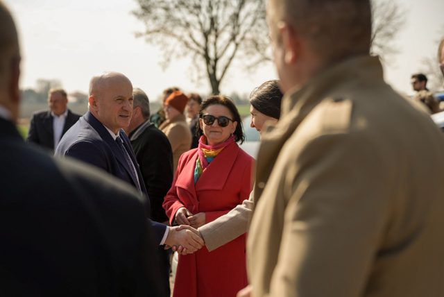 Kolejny odcinek trasy Tomaszów Lubelski – Hrubieszów z nową, równą nawierzchnią (zdjęcia)