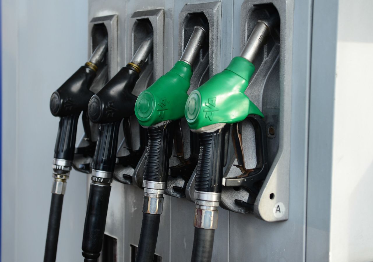 Stacje sprzedające paliwo o niewłaściwych parametrach. Raport UOKiK-u
