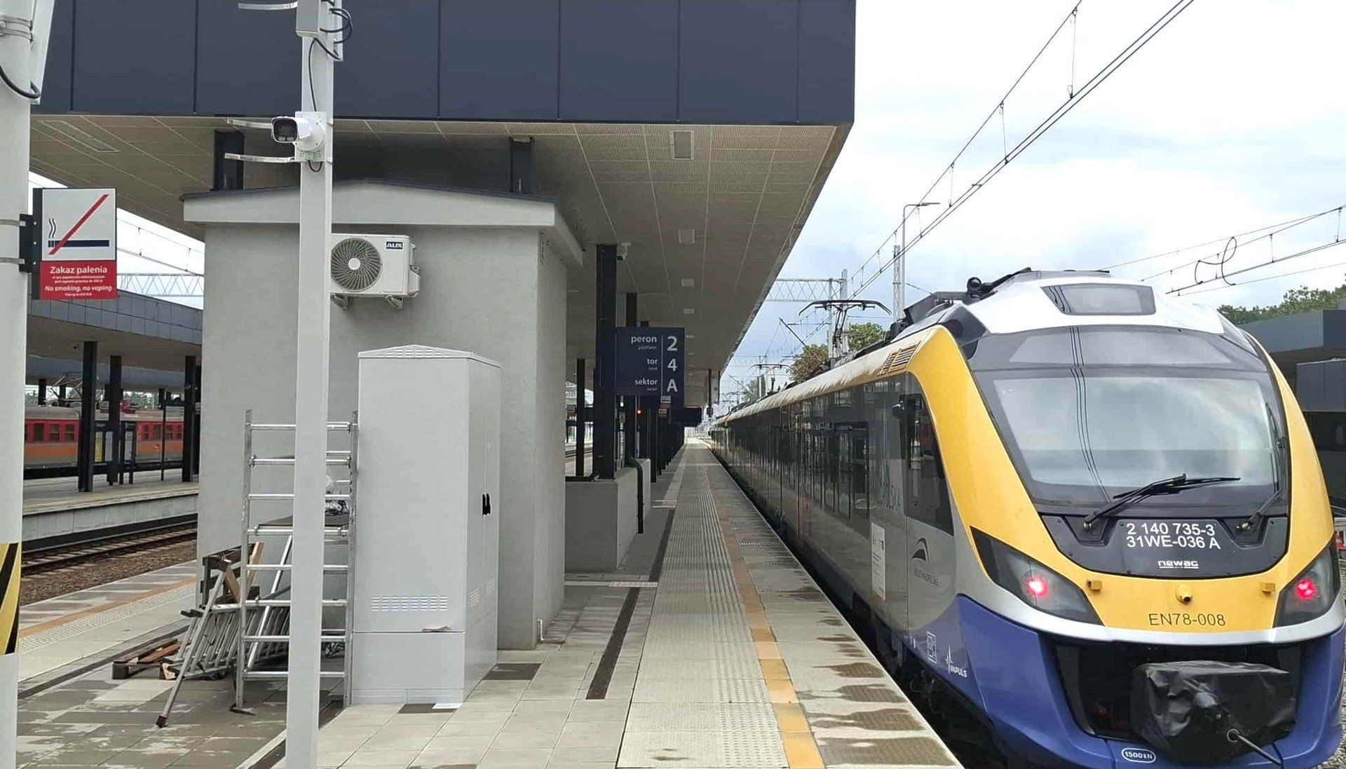 Na dworcu kolejowym w Oświęcimiu zamontowano system dynamicznej informacji pasażerskiej, ale także monitoring peronów, poprawiający bezpieczeństwo