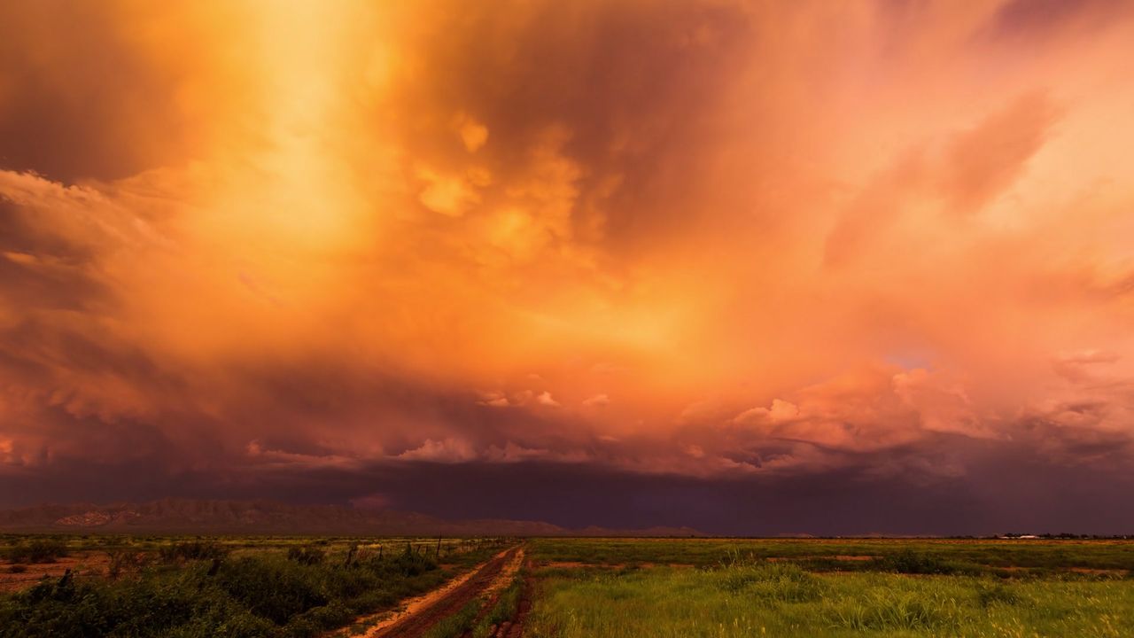 Potężna siła monsunu pokazana w pięknym timelapsie