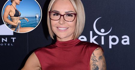 Blanka Lipińska pręży się w bikini. Baron ma czego żałować?