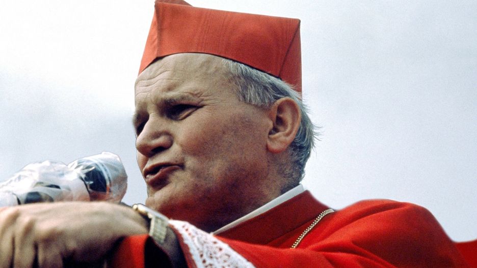 Karol Wojty?a
PHOTO: EAST NEWS/WOJTEK LASKI 
600. rocznica urodzin blogoslawionej krolowej Jadwigi, fundatorki wydzialu teologicznego UJ. Arcybiskup metropolita krakowski Karola Wojtyla przemawia do wiernych, kosciol sw. Stanislawa na Skalce, Krakow, 08.05.1974.
