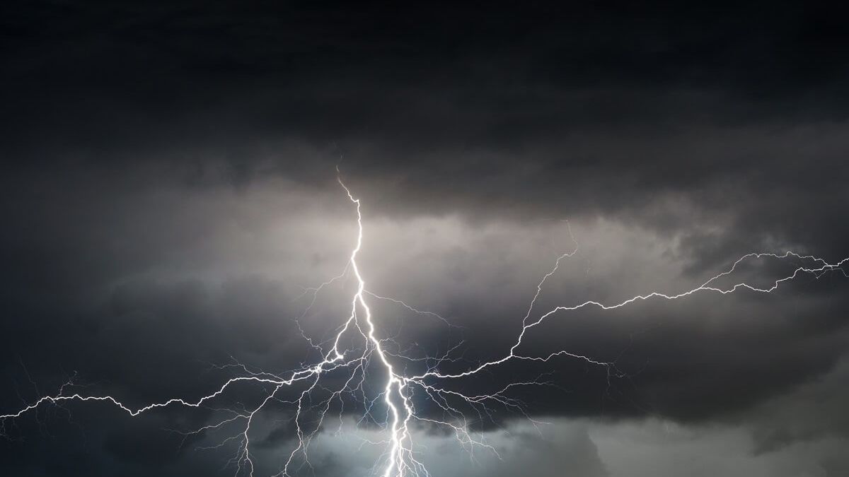 Wyładowanie atmosferyczne podczas burzy