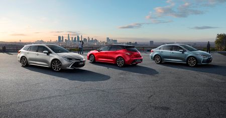Toyota Corolla została delikatnie odświeżona. Przede wszystkim we wnętrzu