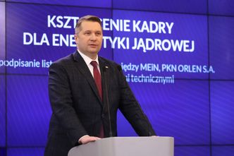 Podwyżki dla nauczycieli. Czarnek obiecuje też wcześniejsze emerytury