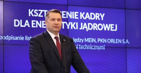Podwyżki dla nauczycieli. Czarnek obiecuje też wcześniejsze emerytury