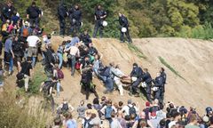 Wstrząsająca relacja Polaków z lasu Hambach w Niemczech. "Może dojść do kolejnej tragedii"