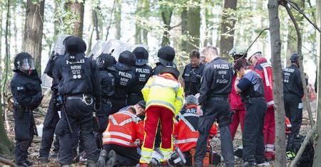 Śmierć dziennikarza pod Kolonią. Akcja policji w lesie Hambach