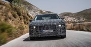 BMW i7 jeszcze w kamuflażu. Wiemy, co pod nim kryje