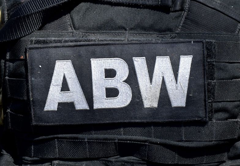 ABW zatrzymała szefa grupy przestępczej, która wyłudzała VAT i dofinansowanie z UE