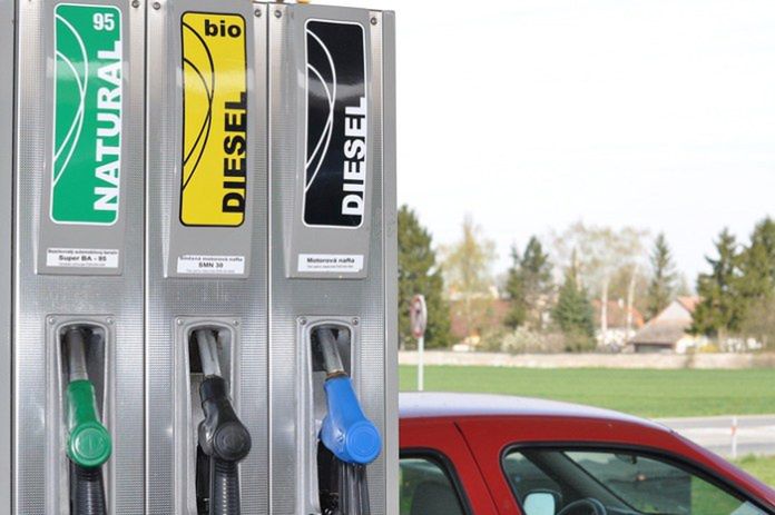 Rynek paliw: Diesel tanieje, marże stacji rekordowe! Co wpływa na ceny przy dystrybutorze?