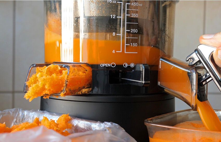 Orzeźwiający i pełny naturalnych witamin sok przygotujesz samodzielnie we własnej kuchni