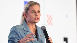 "Przysięgamy na honor". Tak uczniowie obchodzą prawo Barbary Nowackiej