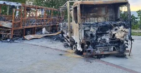 Podpalacze grasują po woj. dolnośląskim. Właściciele autobusu załamani