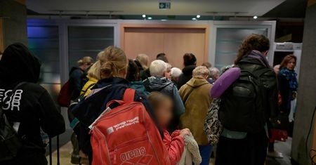 Jechali na pielgrzymki, są sparaliżowani. Polacy szukają pomocy