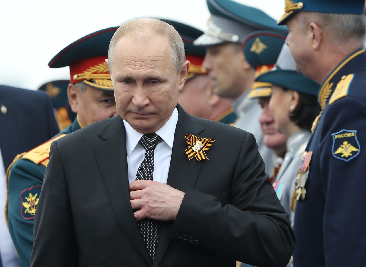 Baltic states block flights to Moscow for Victory Day event