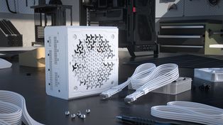 Corsair RMe z nowym kablem. Ma chronić kartę graficzną przed przegrzaniem