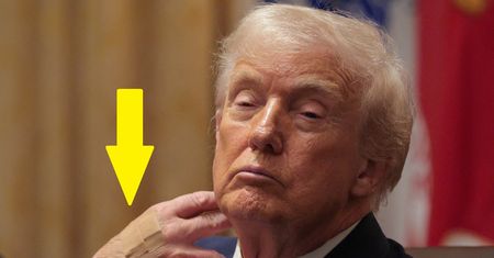 Plaster na dłoni Trumpa. Jego rzeczniczka zabrała głos