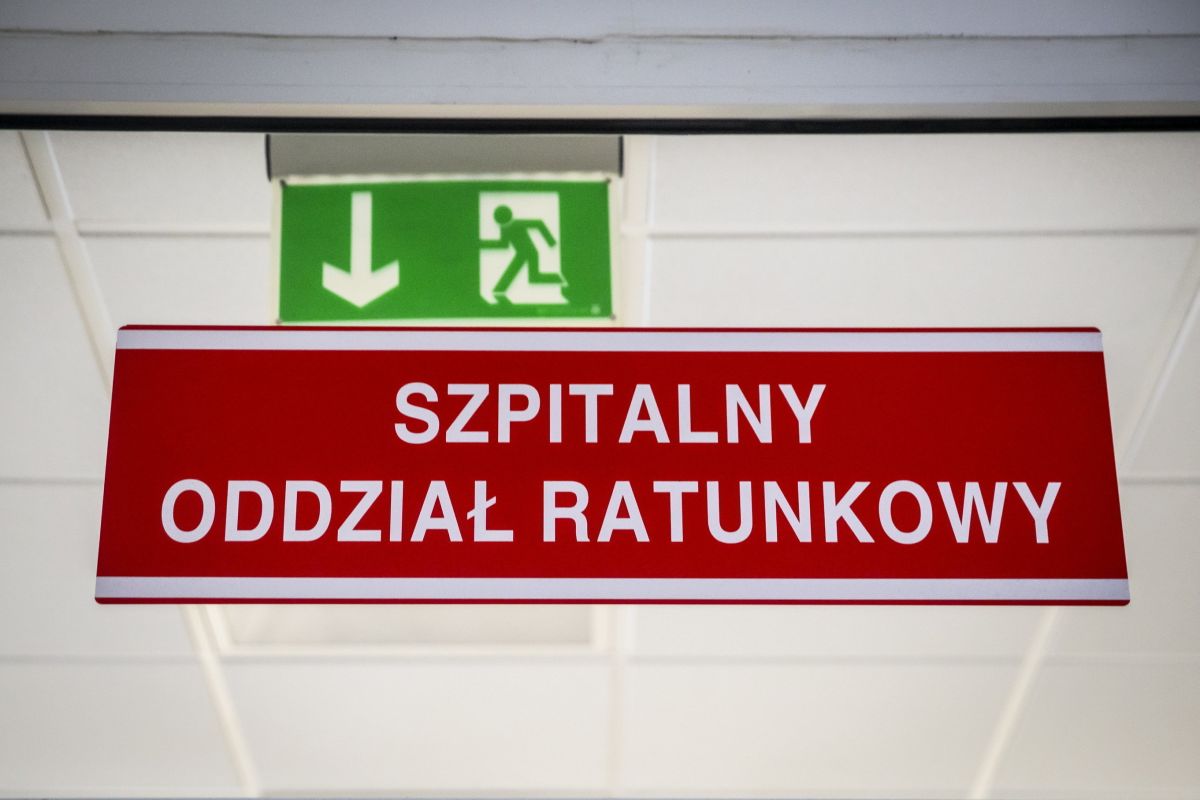 82-latka czekała 12 godzin na pomoc. "Wszyscy tyle czekają"