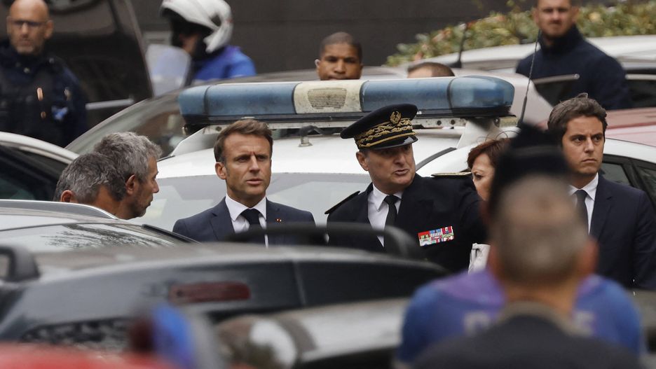 President Macron Goes To Arras After The Attack In A High School
French President Emmanuel Macron (C-L) and French National Education Minister Gabriel Attal (R) arrive at the Gambetta high school in Arras, northeastern France on October 13, 2023, after a teacher was killed and two other people severely wounded in a knife attack, police and regional officials said. The perpetrator has been detained by police, Interior Minister Gerald Darmanin wrote on X, formerly Twitter. Photo by Ludovic MARIN/POOL/ABACAPRESS.COM 
Dostawca: PAP/Abaca
Marin Ludovic/Pool/ABACA
Attentat, Education, Landscape, Police, Police officer, Police officers, Policeman, Policemen, Terror Attack, Terrorism