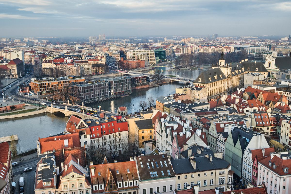 Duże polskie miasto sprzedaje mieszkania. Ceny jak sprzed wielu lat