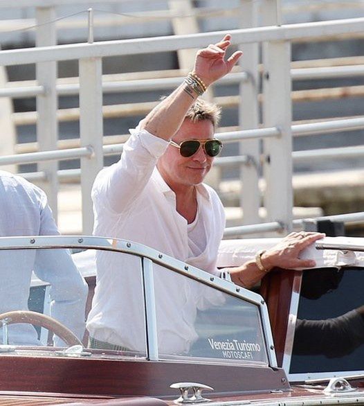 Brad Pitt przyleciał do Wenecji z młodszą o 27 LAT ukochaną