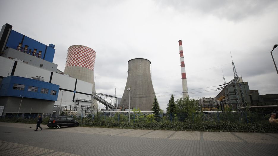 Polski sektor ciepłowniczy ostrzega przed możliwym skokiem cen energii cieplnej po zakończeniu obowiązywania tarczy osłonowej 30 czerwca br. 