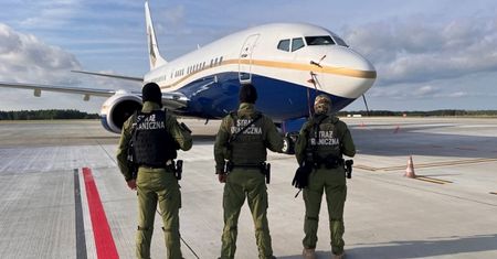 Nie poleciała na Ibizę. 34-latka z Pszczyny już siedziała w samolocie