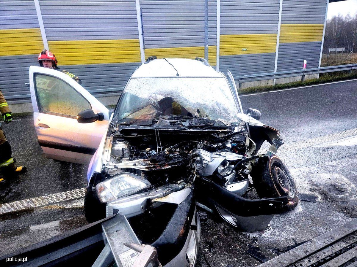 Rozbił się na oczach policji. Przyznał się, z jakiego powodu