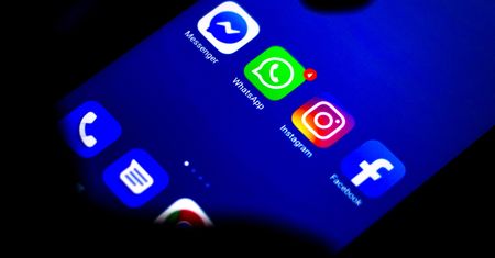 Messenger, WhatsApp czy Signal? Sprawdź, jak te aplikacje wykorzystują twoje dane