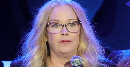 Christina Applegate jest PRZYKUTA DO ŁÓŻKA. Aktorka choruje na stwardnienie rozsiane: "Życie ludzi jest czasami cholernie do d*py"