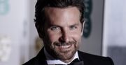 Bradley Cooper z córką i tajemniczą brunetką na plaży. Zagraniczne media snują tezę o romansie