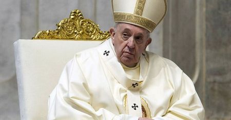 Wierni zaniepokojeni stanem Franciszka. Lekarz papieża zabrał głos