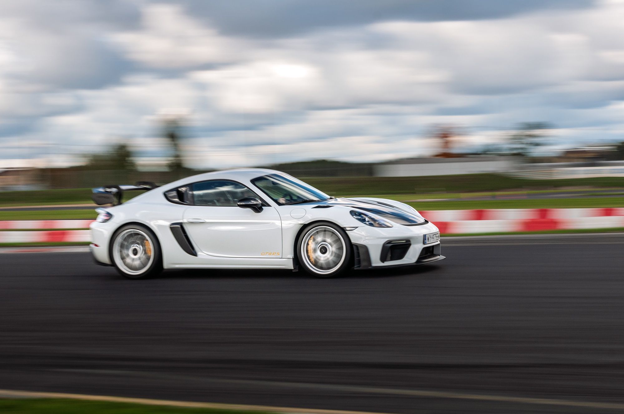 Porsche 718 Cayman GT4 RS (2025)
