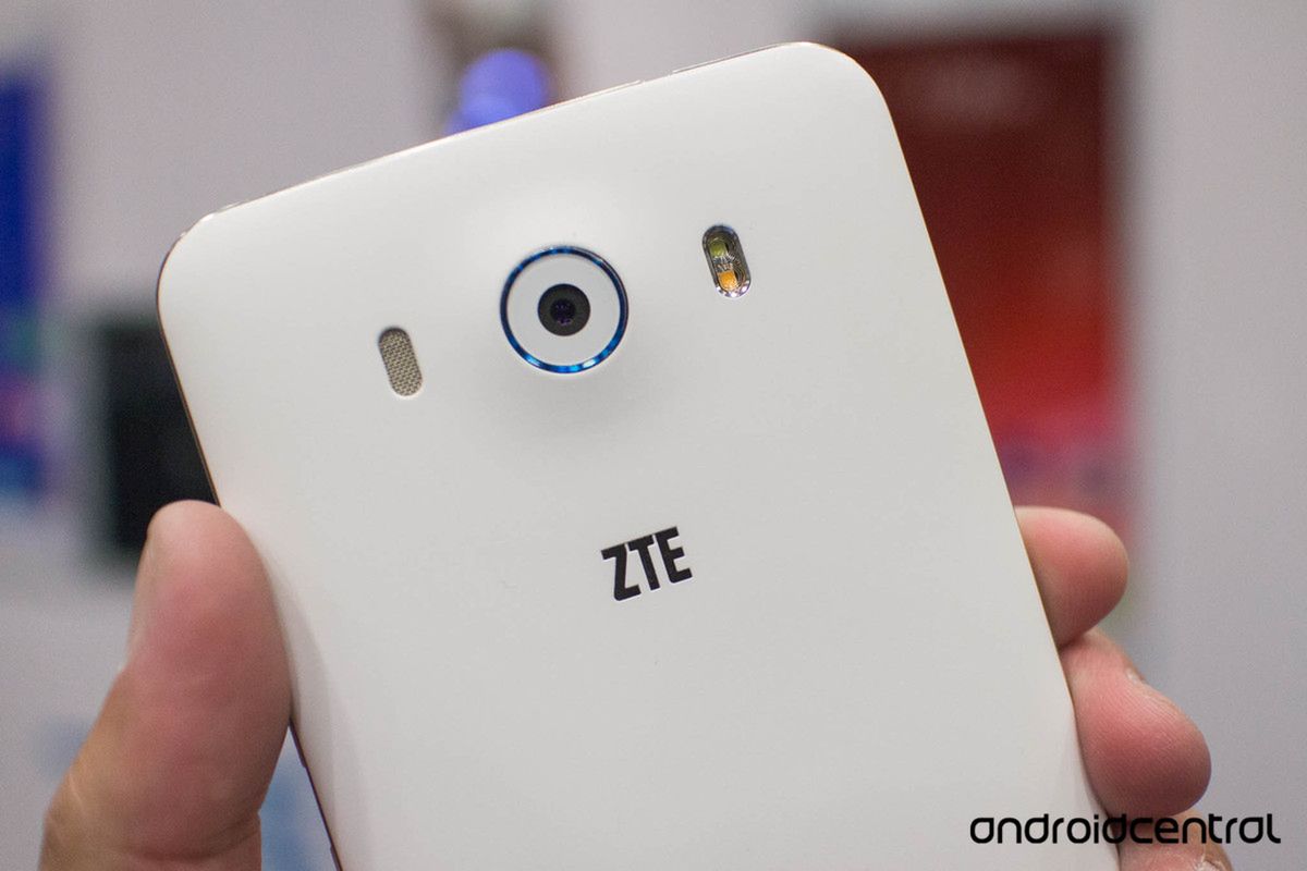 Ten telefon odblokujesz skanując swoje oczy. Oto ZTE Grand S3 2