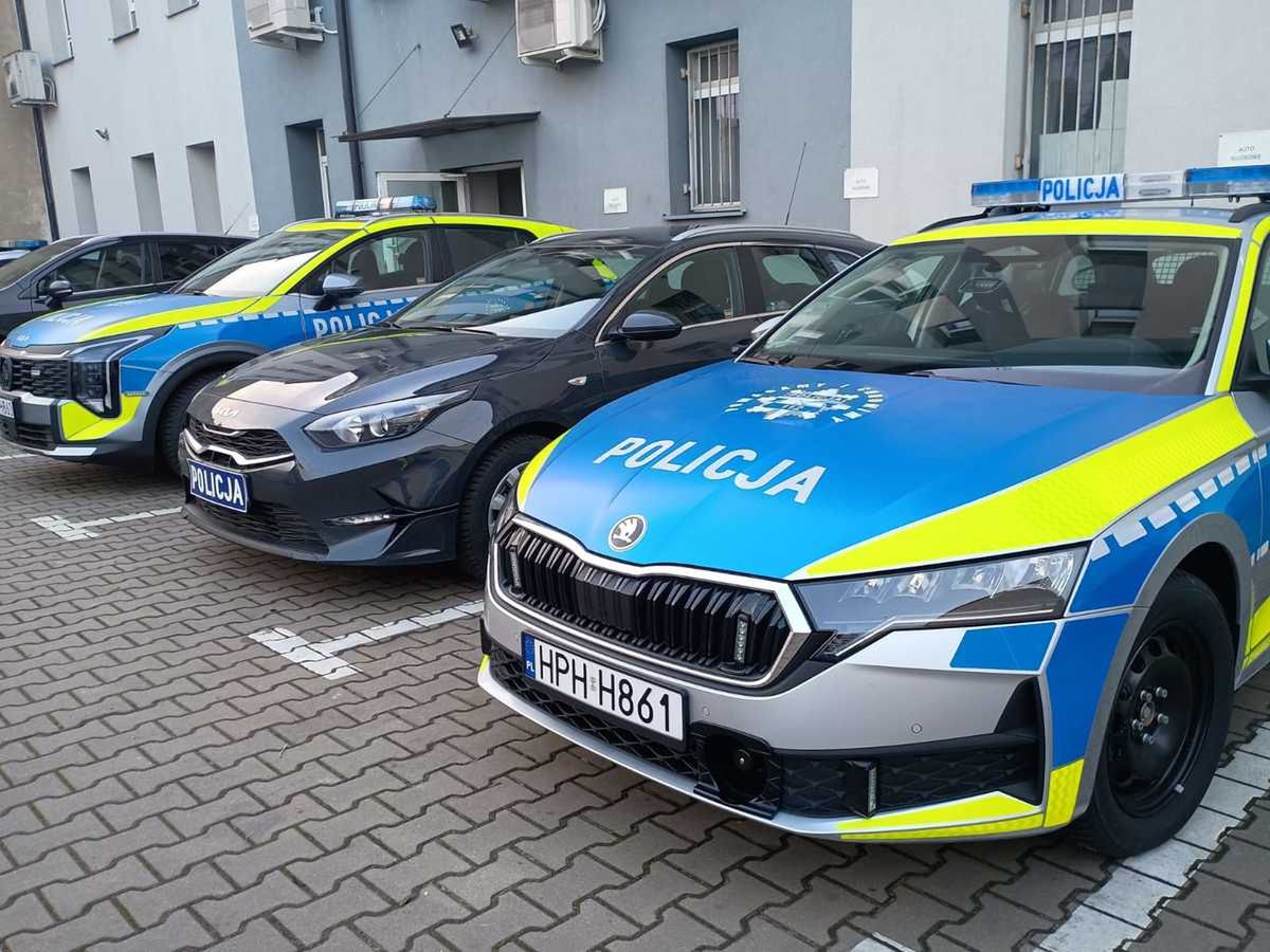 Nowe radiowozy dla Policji w Gostyninie – wzmocnienie bezpieczeństwa mieszkańców powiatu