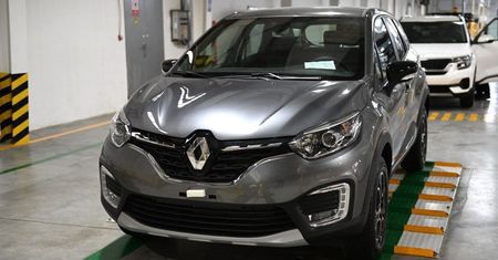 Renault uruchamia fabrykę pod Moskwą. Ma nadal poddawać się sankcjom