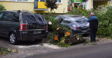 Nawałnice nad Polską. Firmy wypłacają coraz więcej odszkodowań